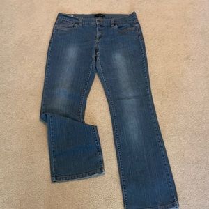 Bootcut Daisy Fuentes jeans